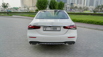 Mercedes-Benz_E350_2021_15907_15907_829021937-2_thumbnail