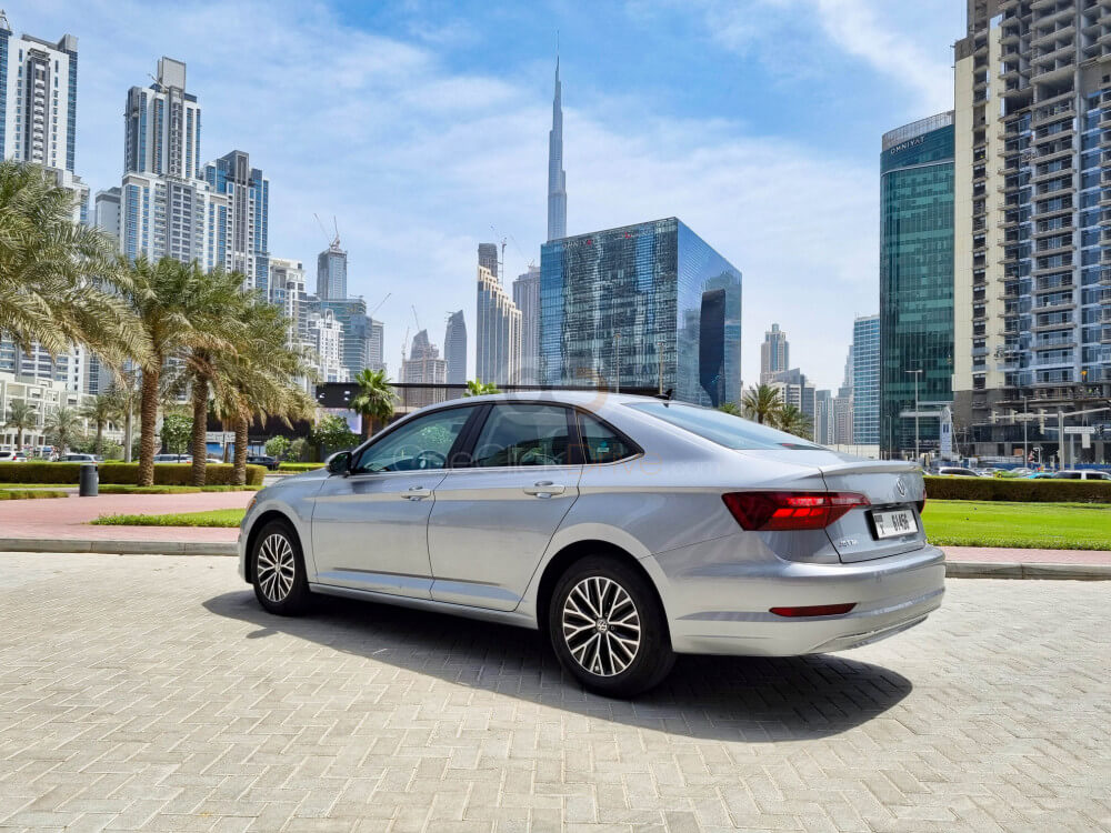 Volkswagen_Jetta_2021_13099_13099_5337259111-1_small